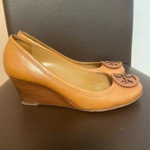Tory Burch wedges size 37